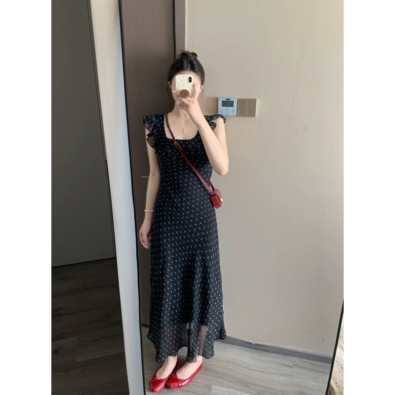 Летнее платье для женщин 2025 года, новый дизайн,  с квадратным вырезом, цветочным принтом, летящими рукавами и бретелями, в стиле морского курорта,  утягивающее.