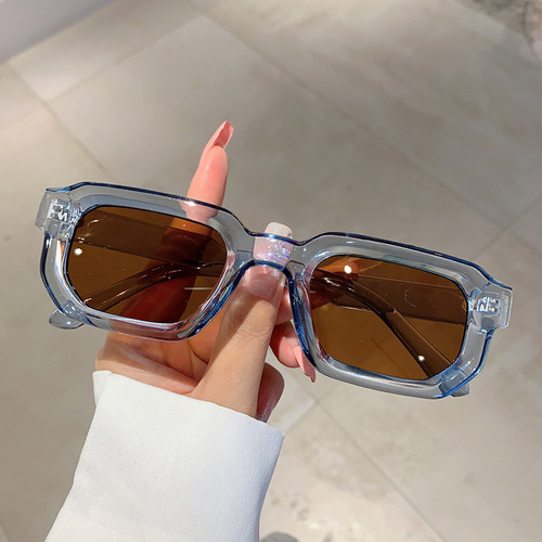 Square Small-Frame Sunglasses: Retro European & American Style, Minimalist Design, High-End Appeal, Fashionable Sun Glasses for Women