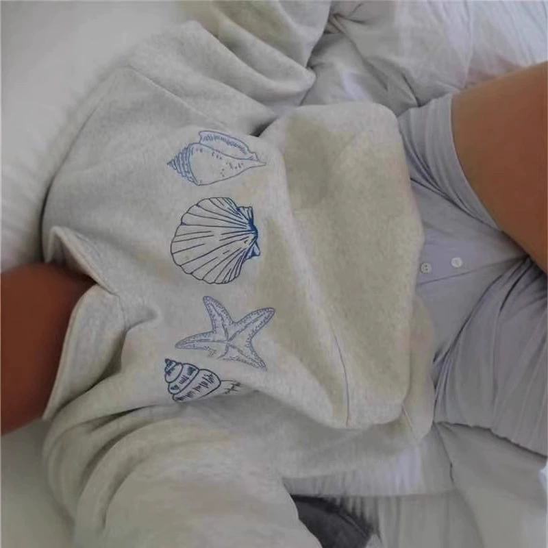 Женский флисовый свитшот 2025 года, модный бренд для трансграничной торговли, однотонный с буквенным принтом, карманом-кенгуру и завязками