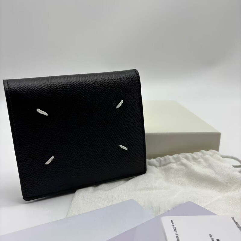 First-Layer Cowhide Double-Fold Wallet with Four-Corner Stitching, Unisex Wallet, Simple Multi-Functional Card Holder and Coin Purse