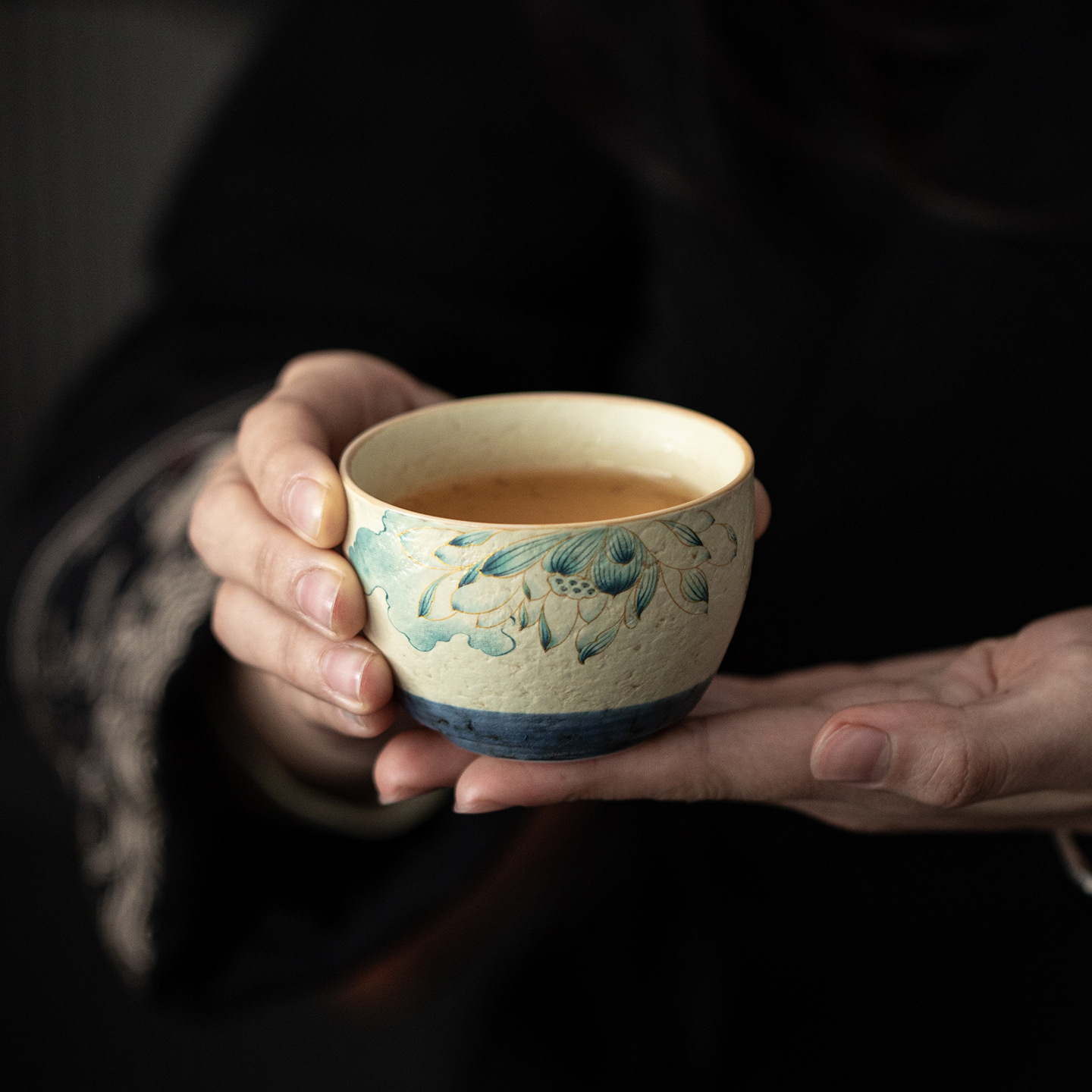 Blue and white ceramic retro tea cup for home use
