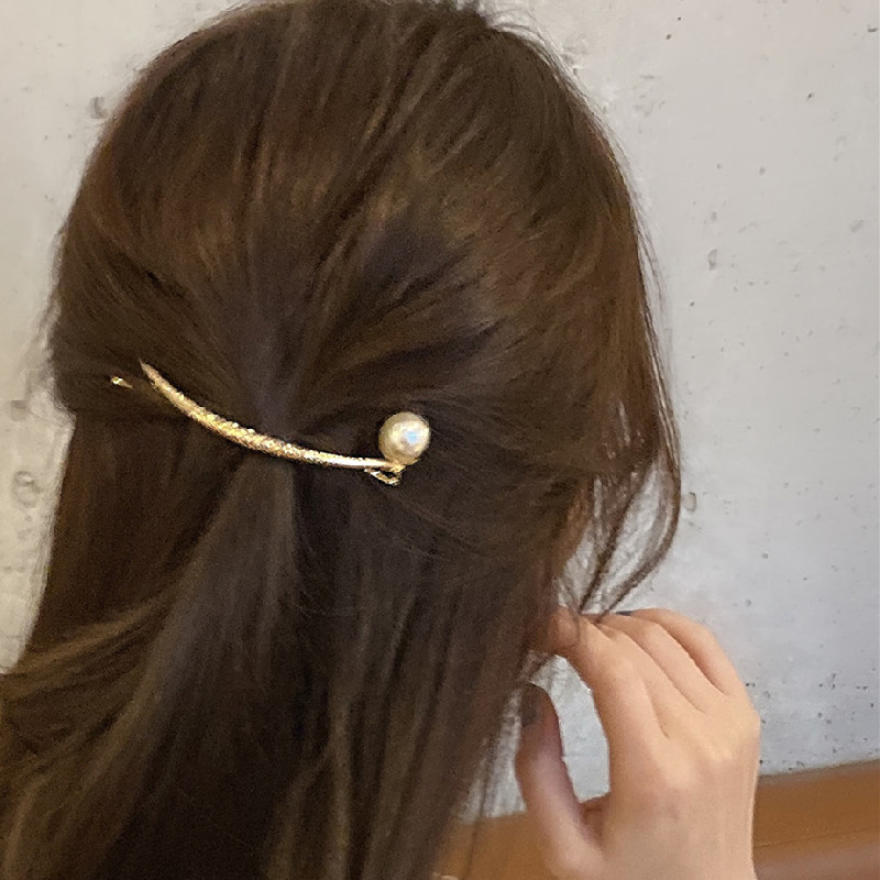 2205217 (1) 韩国珍珠款弧形发夹弹簧夹青蛙扣后脑勺