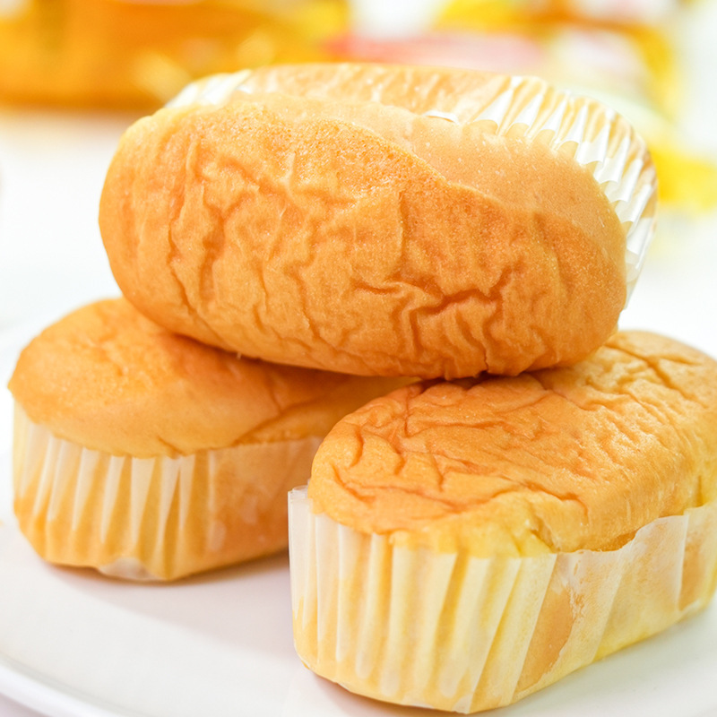 フランスの柔らかいパン袋に手を入れてパンを裂いて、昼食のお茶を食べて、食欲をそそるスナックを全部卸売りしたいです。|undefined