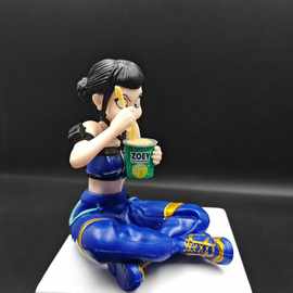 跨境新品猎魔女团吃泡面公仔潮玩动漫玩偶模型桌面摆件玩具批发