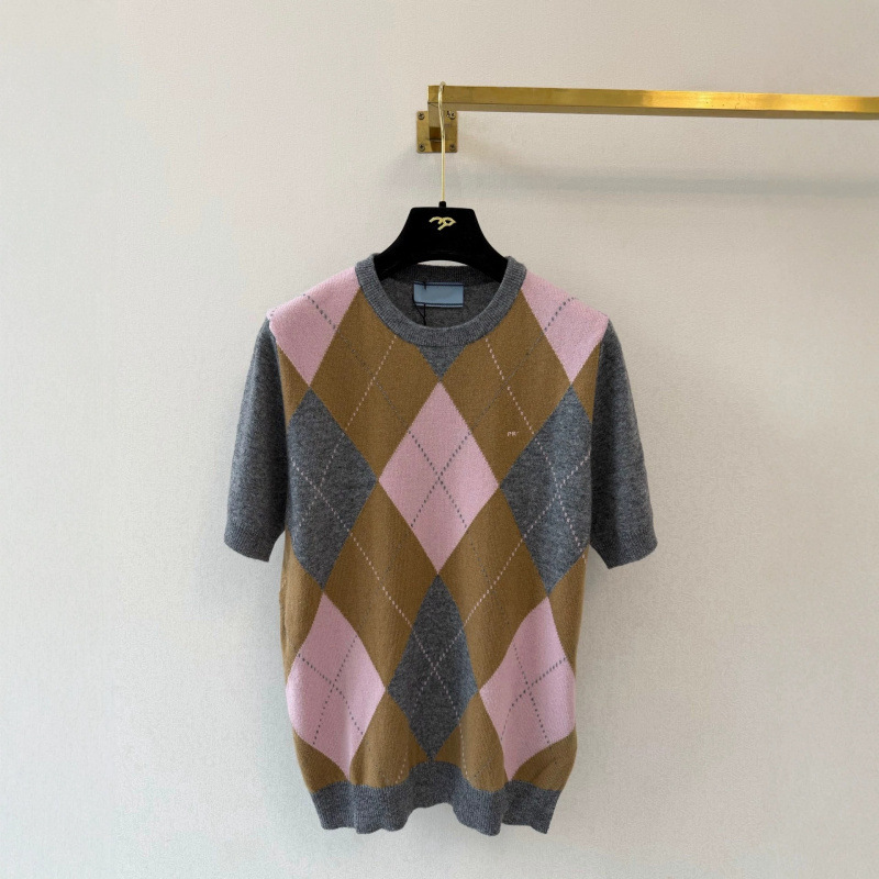 Shenzhen Nanyou P brand~Premium~version 26 early autumn new style color-blocked diamond pattern round neck knitted short sleeve