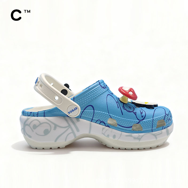 Cross Smurf imprimido nubes agujero zapatos y colección de cooperación azul grueso para mujeres sandalias transpirables