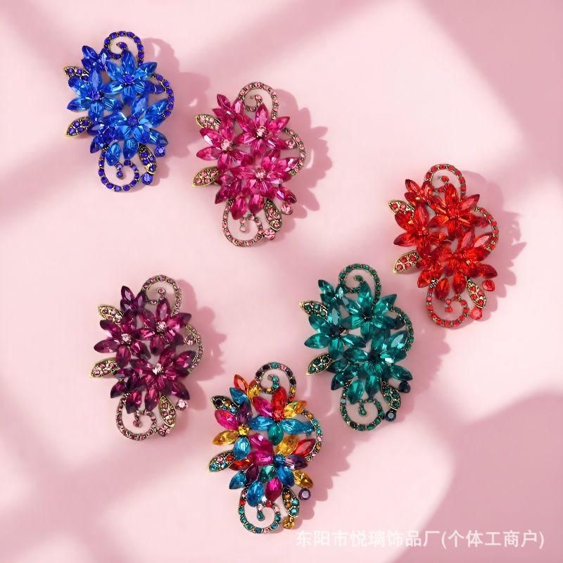 Retro Palace Crystal Pendant Brooch, Antique Style Full Diamond Exquisite Corsage Coat Accessories Pin Jewelry Ready for Sale