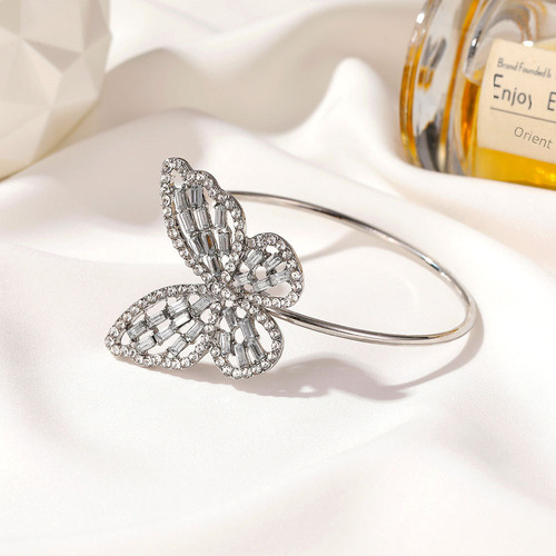 Elegant and Fashionable Hollow Butterfly Bangle Bracelet with Adjustable Pearl Ring Jewelry for Overseas Sales