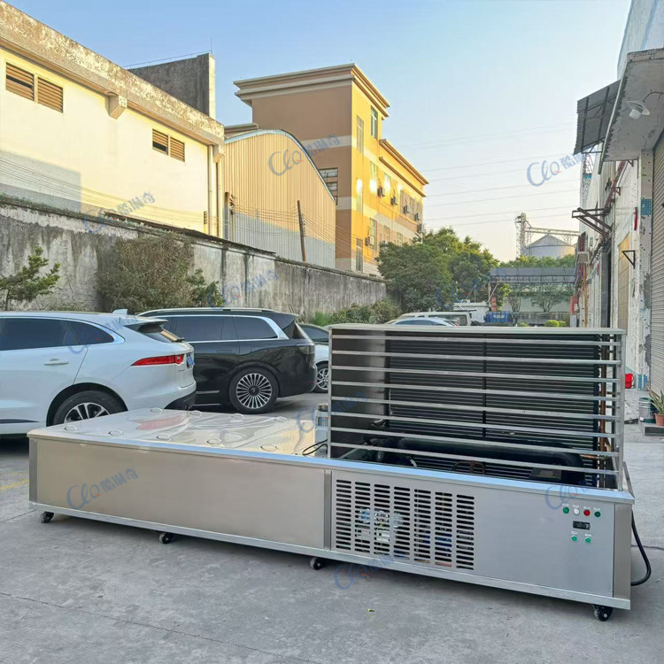 A large industrial popsicle popsicle making equipment mango flavor ice cream making small pudding popsicle making teaching