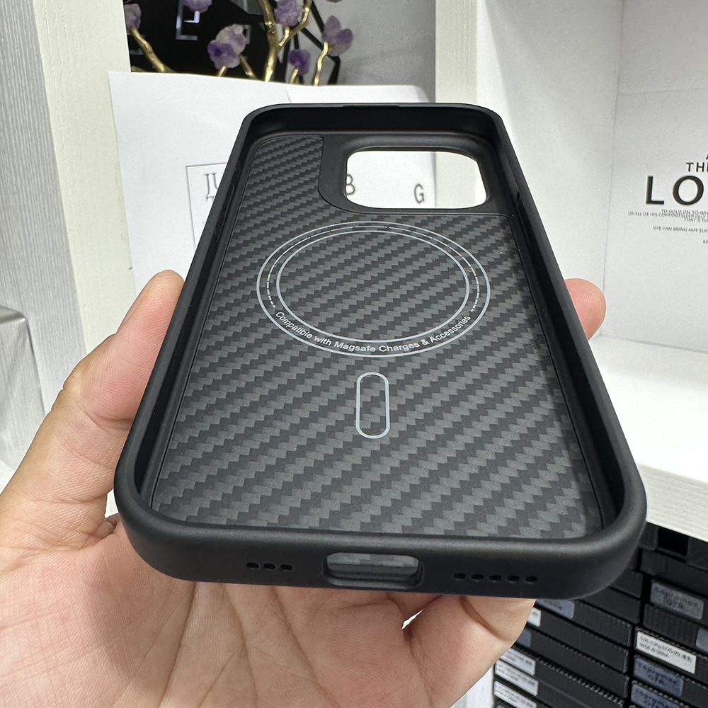 Kevlar Magnetic Phone Case For Iphone 15 Pro Max And 15 Plus_voghion.com