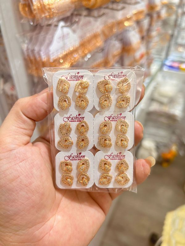 跨境耳钉满钻耳环方型圆形激光微镶锆石欧美镀金高级感耳饰轻奢|undefined