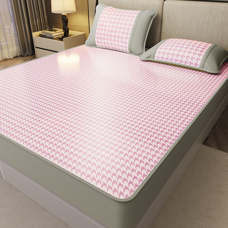 Nueva capa de cama de seda de hielo de verano de clase A 2025 nueva cubierta protectora de colchón todo incluido sábana cubierta de cama de tres piezas