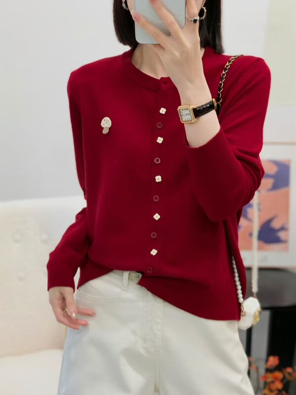New round-neck knitted cardigan for women, spring and autumn style, solid color with mushroom embroidery, long-sleeved, loose-fitting, versatile top New round-neck knitted cardigan for women, spring and autumn style, solid color with mushroom embroidery, long-sleeved, loose-fitting, versatile top