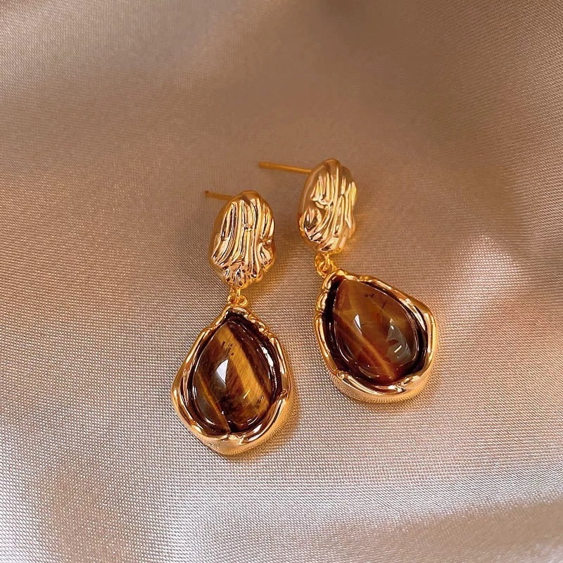 31 # Brown drop amber cat's eye stud earrings