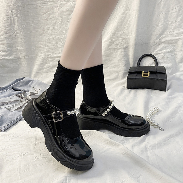 Retro Mary Jane shoes with a strap platform English style