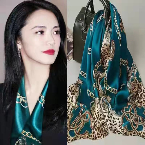 Small silk scarf for Korean style square scarf, suitable for women in spring and autumn, versatile scarf for spring season