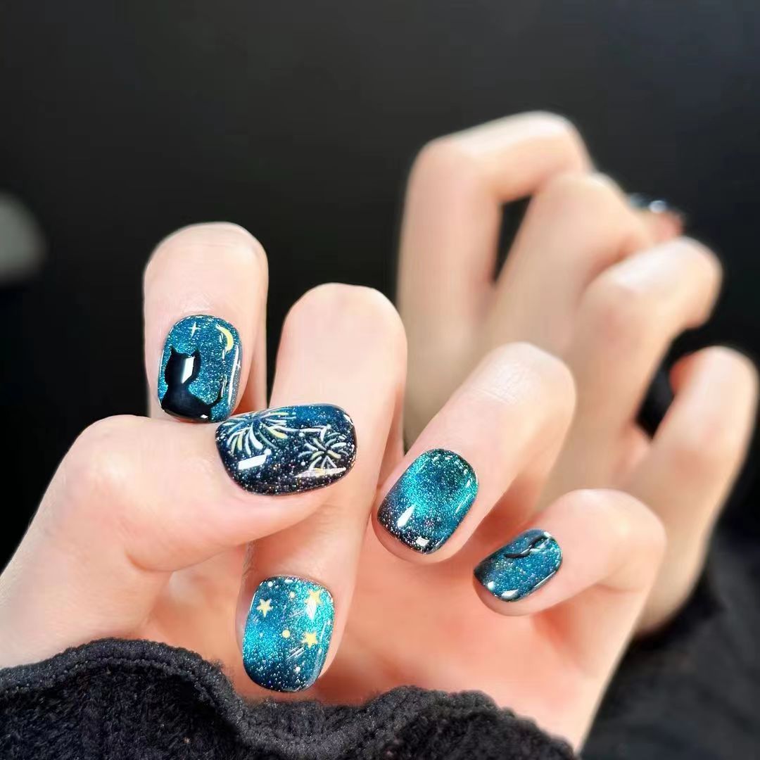 SZY026 Blue Night Cat viendo fuegos artificiales