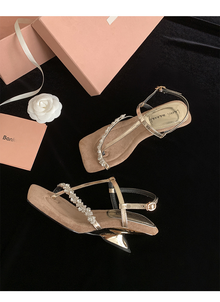 Sandal cao gót nữ mũi vuông hở ngón, quai ngang đính đá, gót dị hình — màu vàng, bạc chi tiết 13