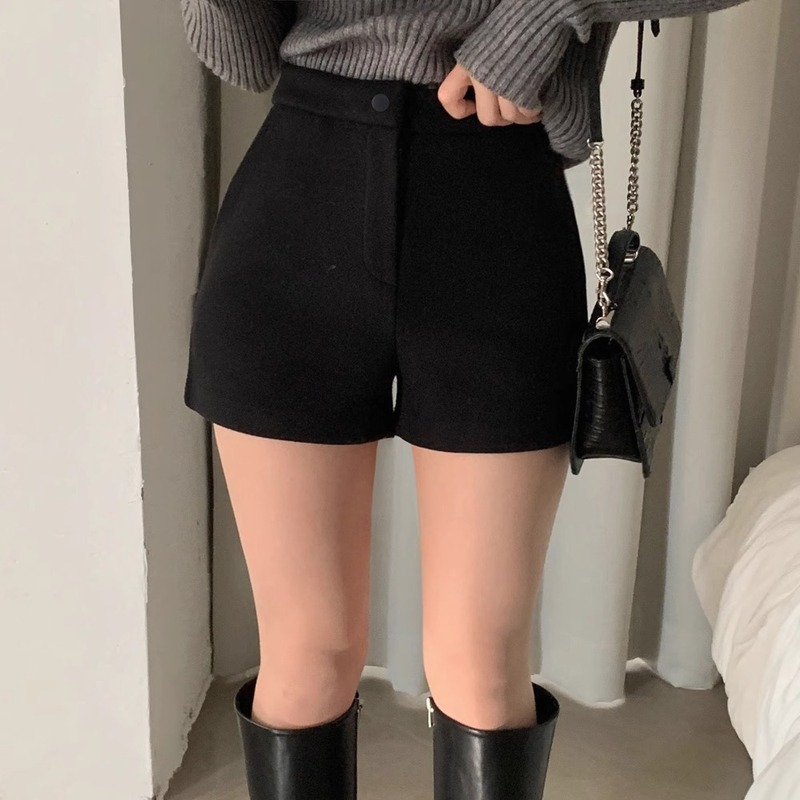 Korean-Style Black Woolen Shorts for Women 2026 Spring and Autumn New High-Waisted Slimming Woolen Boot Shorts Slim Straight Three-Quarter Pants Korean-Style Black Woolen Shorts for Women 2026 Spring and Autumn New High-Waisted Slimming Woolen Boot Shorts Slim Straight Three-Quarter Pants