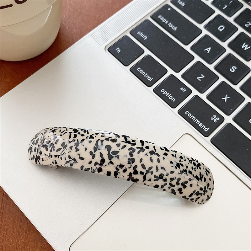 Elegante haarclip voor dames voor het maken van updo's_voghion.com