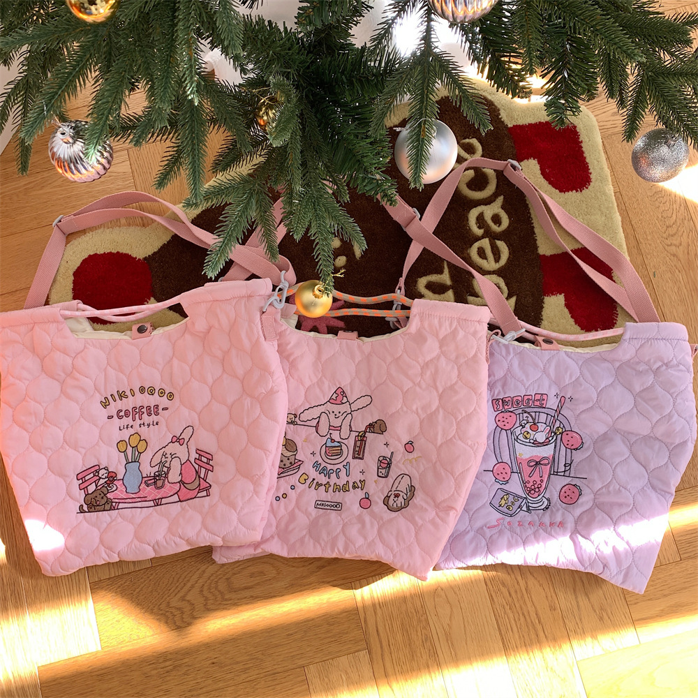 31223 Quilted soft crossbody bag, large capacity hand-held shoulder bag, cartoon embroidered little rabbit student handbag Application Scenario