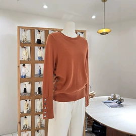 女式衬衫;连衣裙;休闲裤