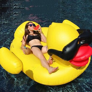 Environmentally friendly PVC inflatable floating row big yellow duck swimming ring mount water floating bed swimming lounge chair sofa water lounge chair
