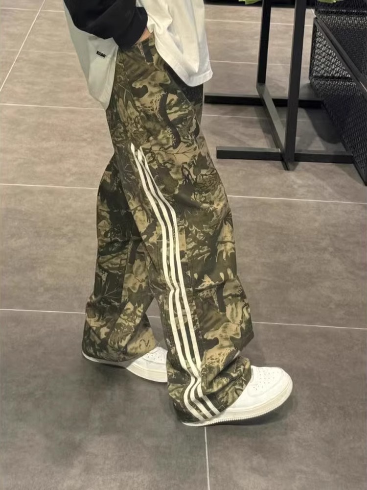 美式复古三杠条纹迷彩休闲裤男高街伞兵工装裤hiphop阔腿直筒裤子