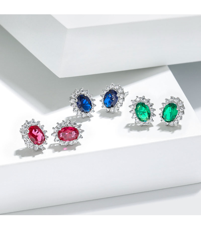 1 Pair Elegant Oval Copper Inlay Zircon Ear Studs display picture 4