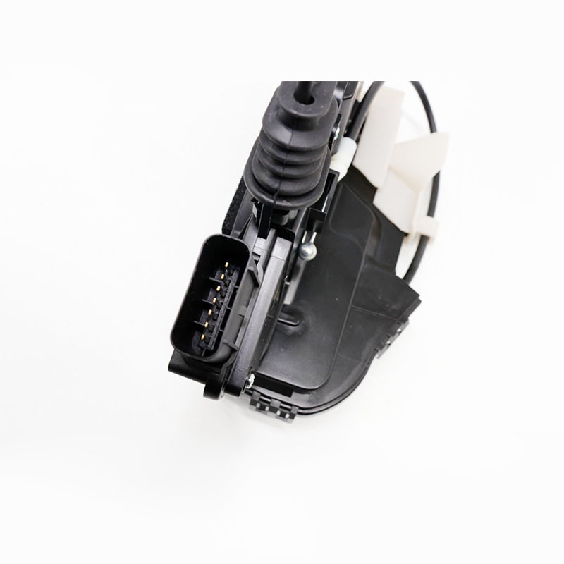 813102P000 is suitable for Kia Sorento left front door lock actuator 2011-2014