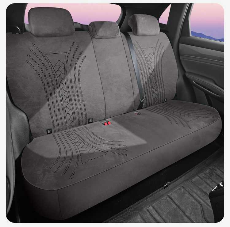Specifically designed for the BYD Qin MAX Rams car, this is a full-coverage, all-season car seat cushion and seat cover