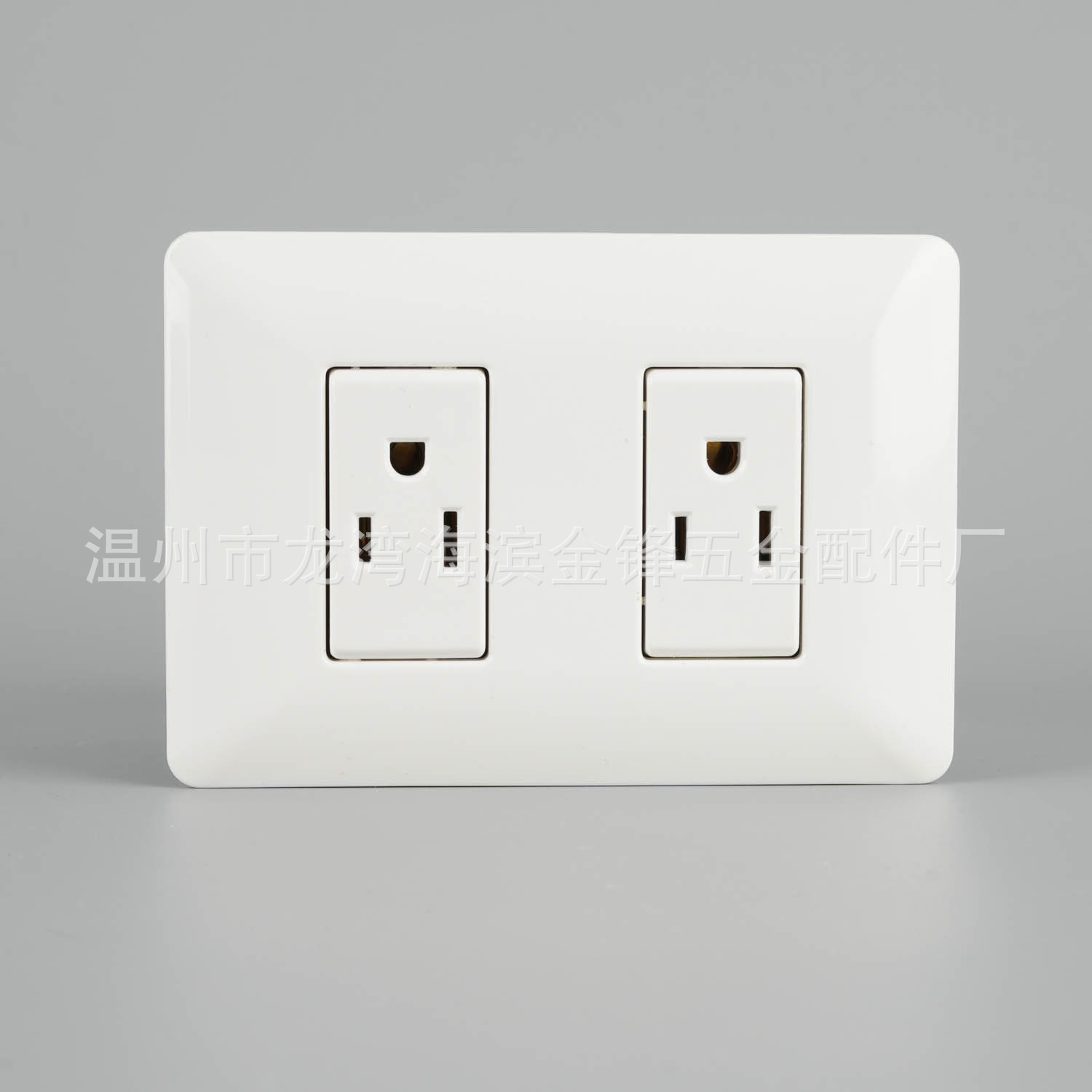 2 sockets estándar estadounidenses