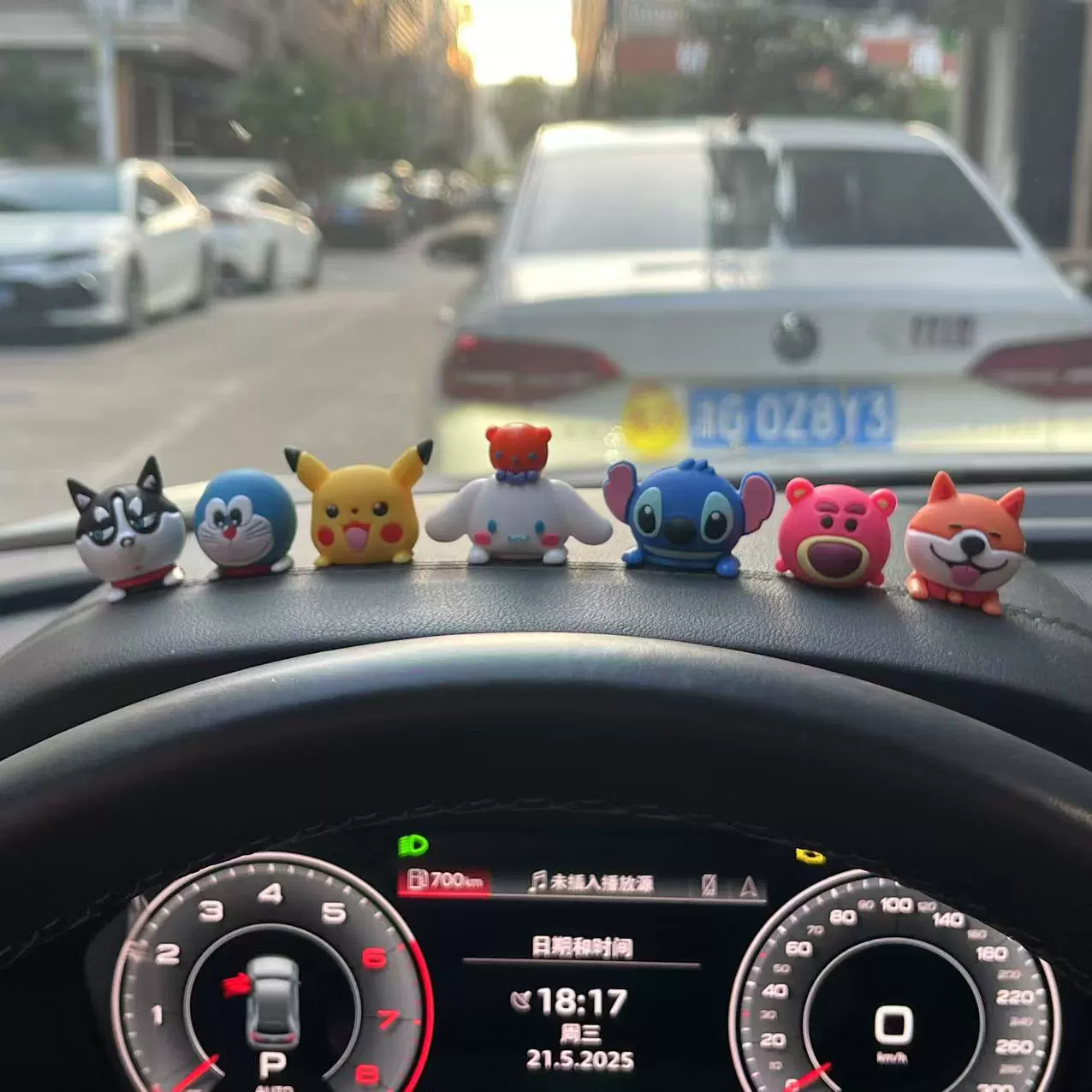 Декоративные украшения для электромобилей, милые мультяшные аккумуляторные машинки, мотоциклы, небольшие аксессуары, куклы, украшения для кукол для девочек