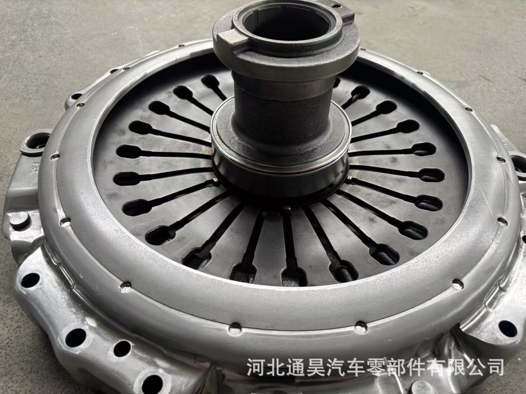Heavy-duty truck clutch set 3400122801, truck clutch pressure plate and clutch disc assembly, heavy-duty truck parts