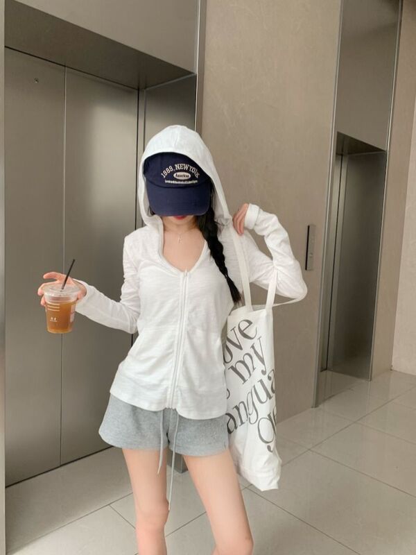 レイジースタイルスポーツスーツ白フード付き日焼け止め長袖ジャケット女性の夏のホットパンツカジュアルパンツショーツ 2 点セット|undefined