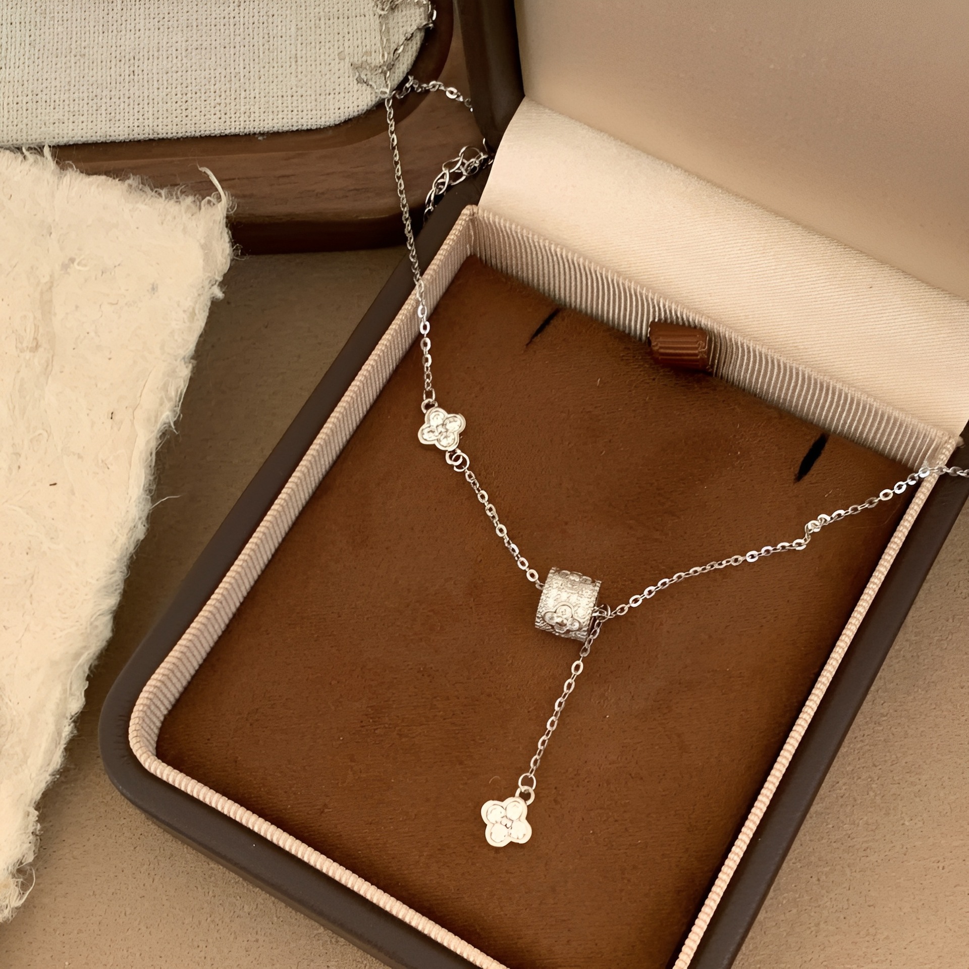 Silver Shell 925 Sterling Silver Necklace Four-Leaf Clover Slim Waist Necklace for Women Tassel Light Luxury Fashion Ins High-End Clavicle Chain