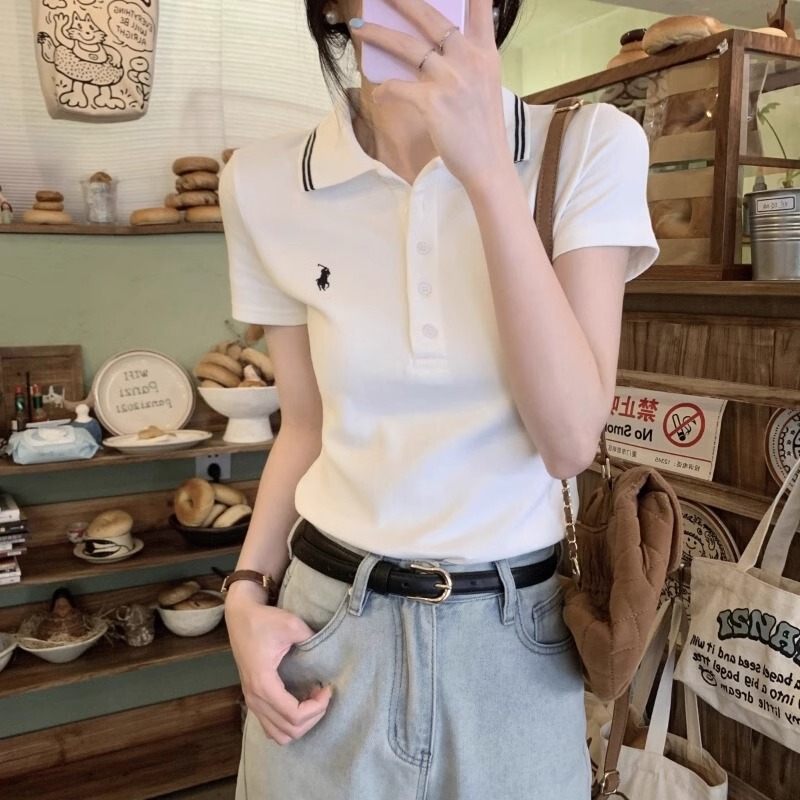 American Retro White Short-Sleeve T-Shirt for Women, Summer Design, Niche Style, Slim-Fit Polo Shirt Top American Retro White Short-Sleeve T-Shirt for Women, Summer Design, Niche Style, Slim-Fit Polo Shirt Top