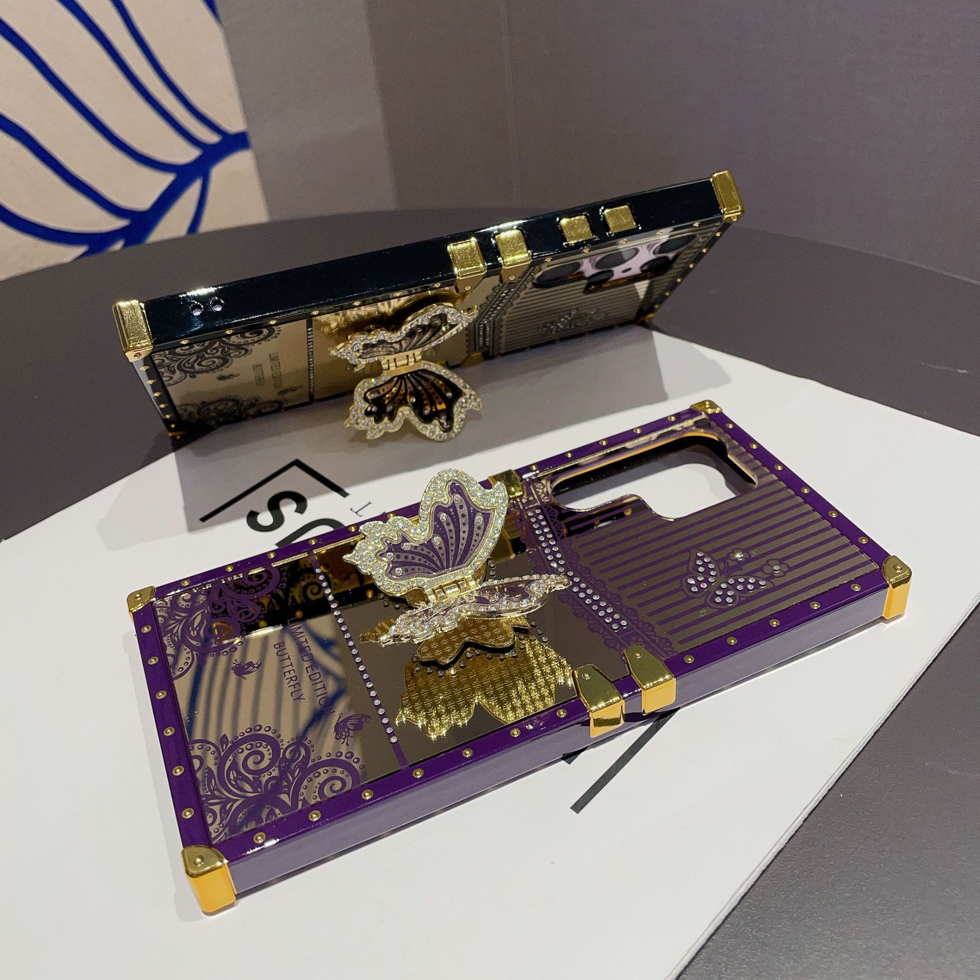 Adecuado para Samsung S24 mariposa diamante-incrustado soporte teléfono caso A73 maquillaje espejo pasarela cuadrado caso protector avanzado