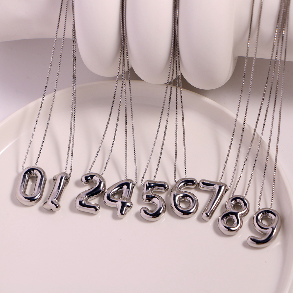 Collana con ciondolo numeri arabi gioiello moda talismano_voghion.com
