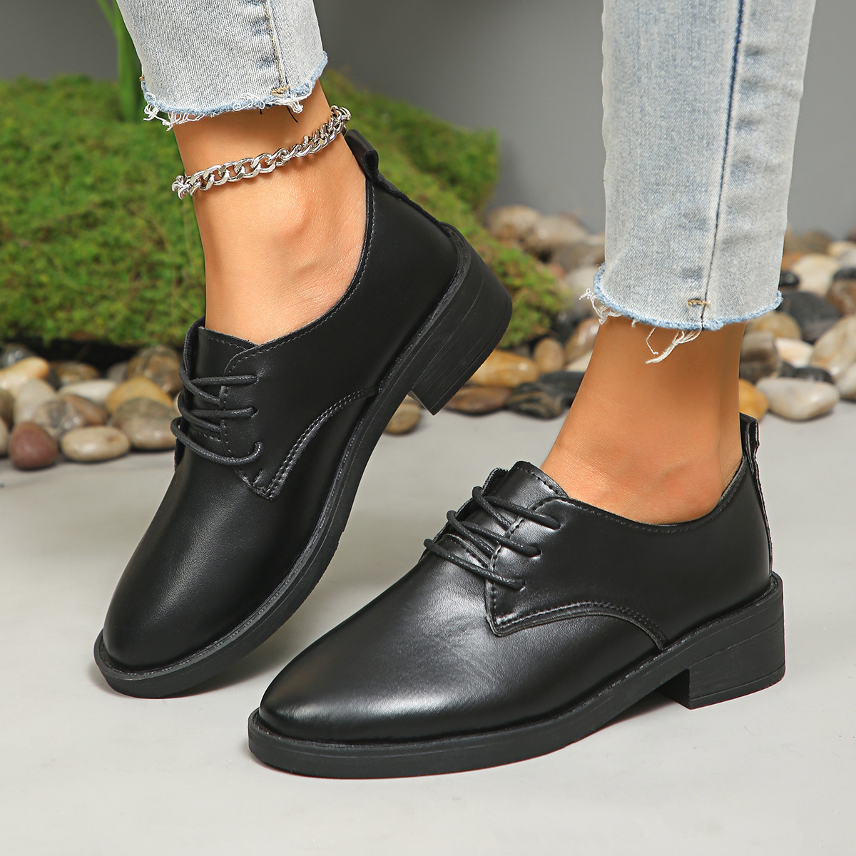 Demi-season low black professional shoes with shoelaces