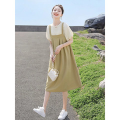 カレッジスタイルスーツ 2025 夏の新スタイルの女性の韓国スタイルのパフスリーブトップとサスペンダースカート 2 点セット