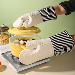 High temperature resistant silicone insulation gloves kitchen baking microwave oven anti-scalding gloves non-slip thickened cotton oven gloves