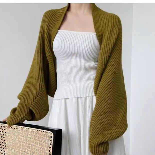Knitted cardigan coat women's batwing sleeve sweater elegant short shawl French Chanel style waistcoat suspender skirt outer wear