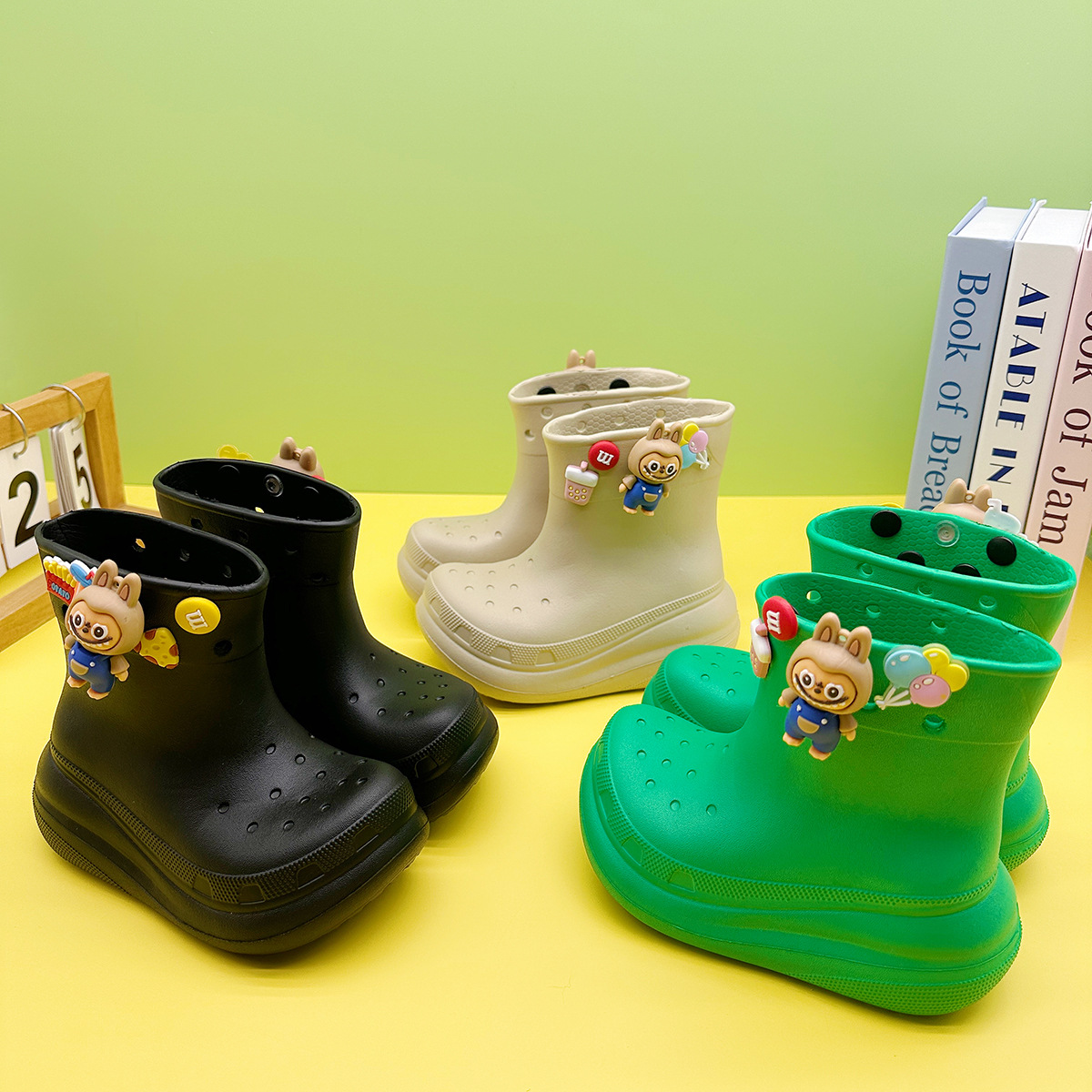 Universal Children's Water Shoes, Mid-Calf Boys' Water Shoes, Rain Boots for Older Children, Outdoor Cartoon Fabric Children's Rain Boots with Holes