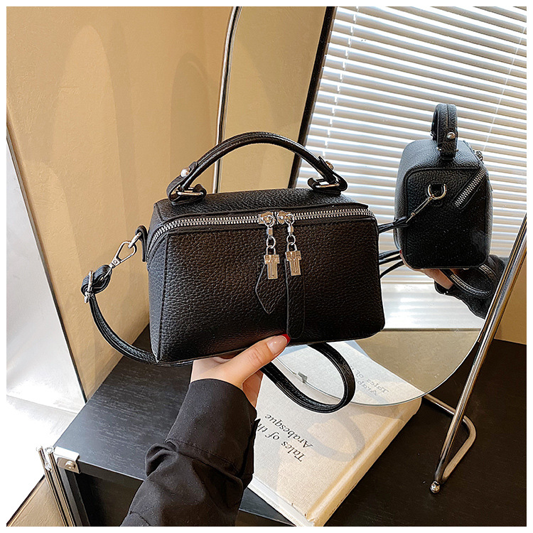 Korean retro fashion hand-held box bag for women 2025 new trendy and versatile small square bag, a niche and simple crossbody bag undefined