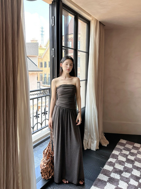 DIGM | 2025秋季极简高级感肌理感褶皱弹力抹胸连衣裙女A09181|undefined
