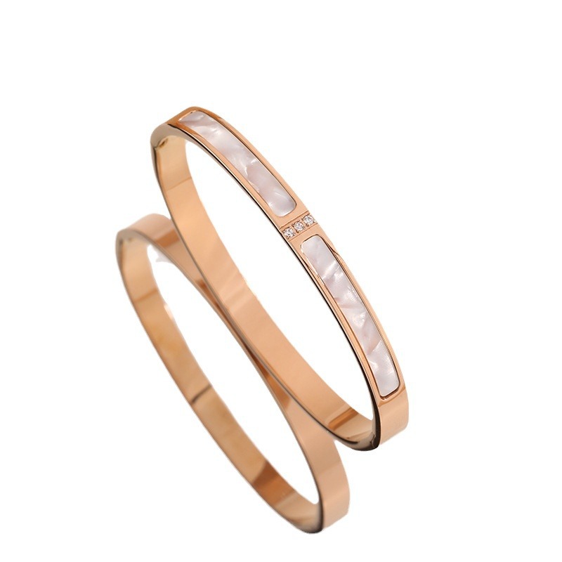 Nuevo tres diamante blanco fritillary Shell pulsera Rosa oro titanio acero simple todo partido moda europea y americana accesorios pulsera para las mujeres