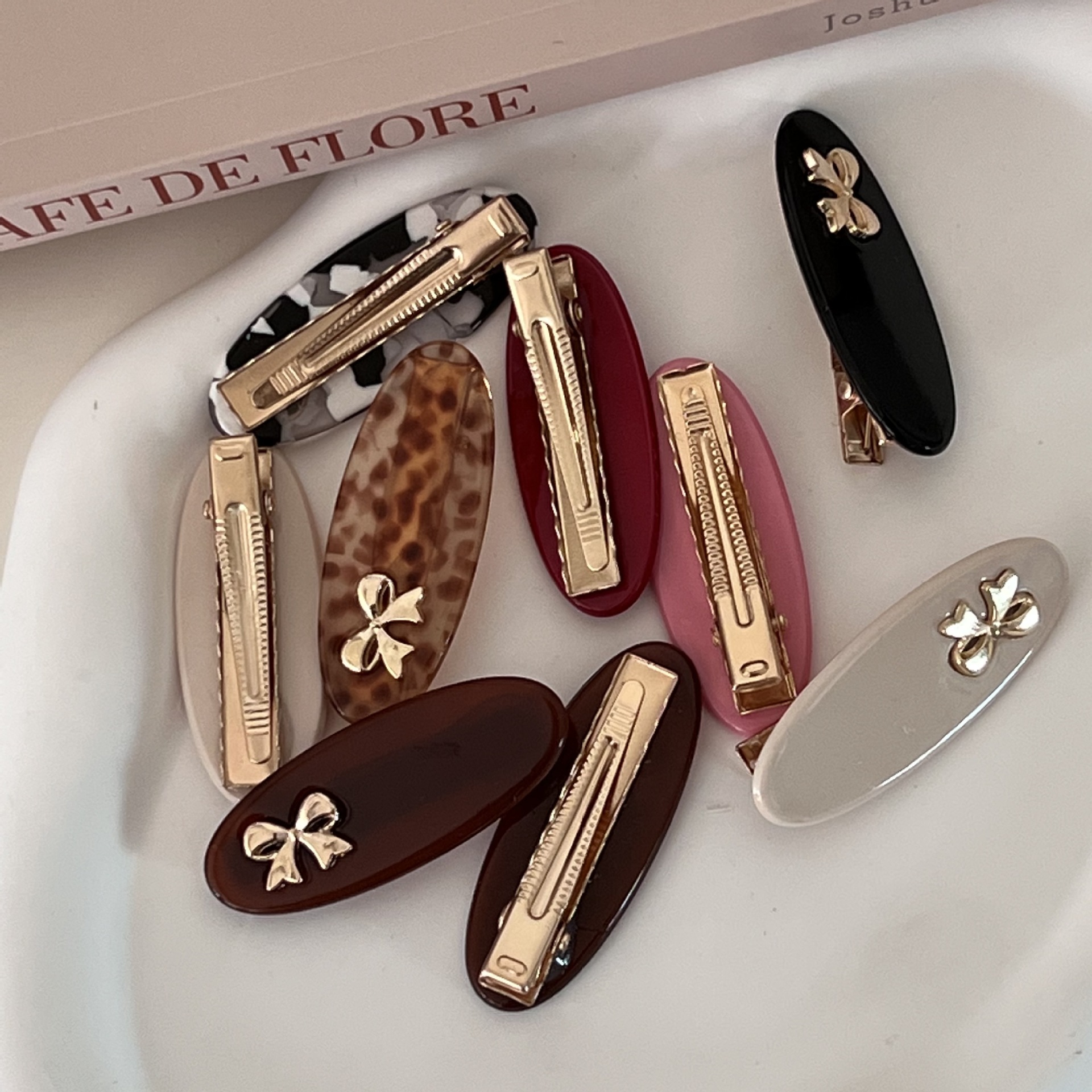 Bow Knot Pattern Sweet Bow Knot Plastic Resin Hair Clip