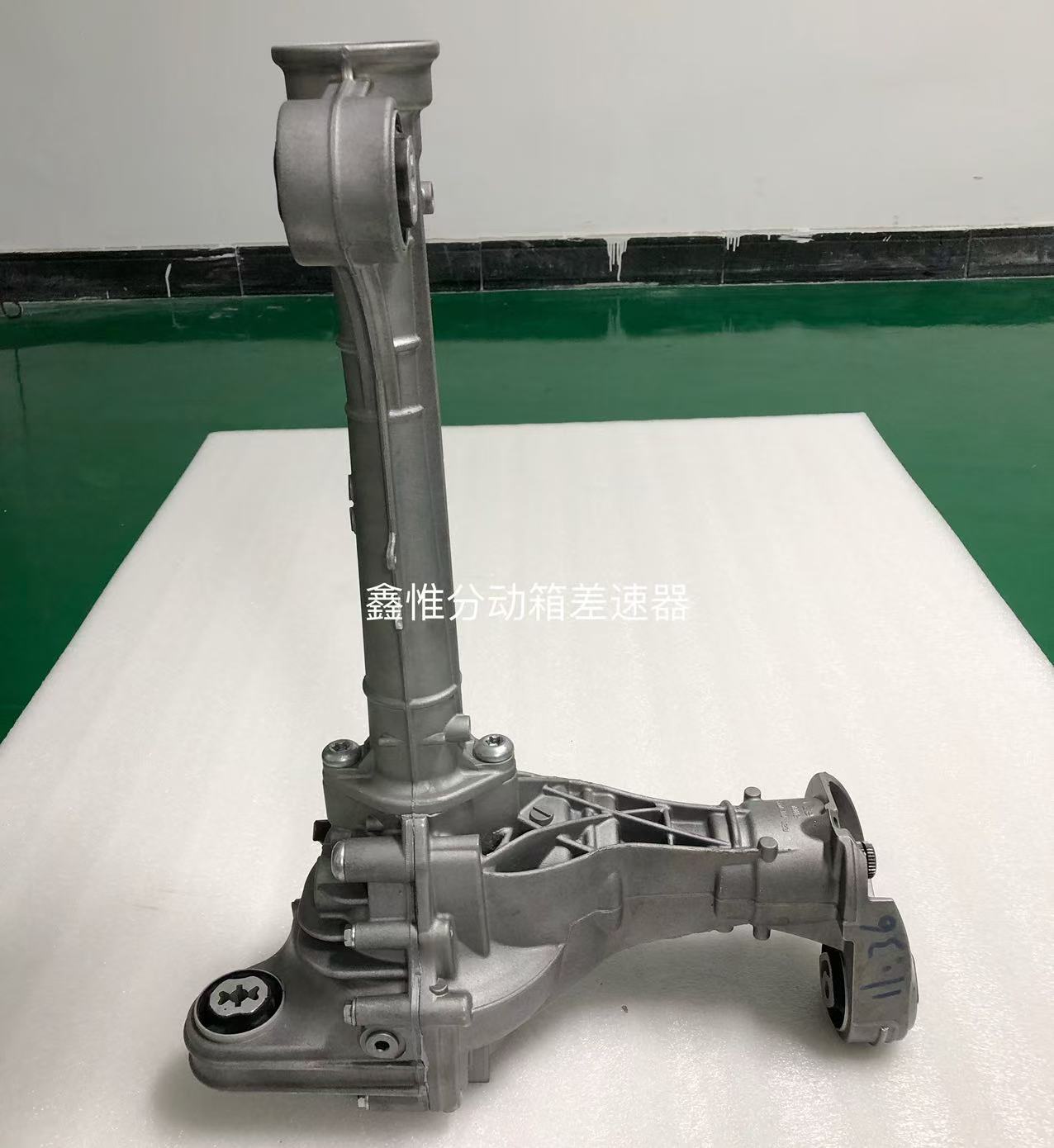 Front differential assembly for Audi Q7 4L 3.0T gasoline engine, with a 3.70 gear ratio