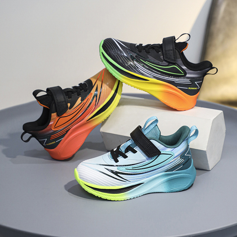 儿童运动鞋春秋皮面新款儿童跑步鞋轻便男童女童耐磨柔软户外跑鞋